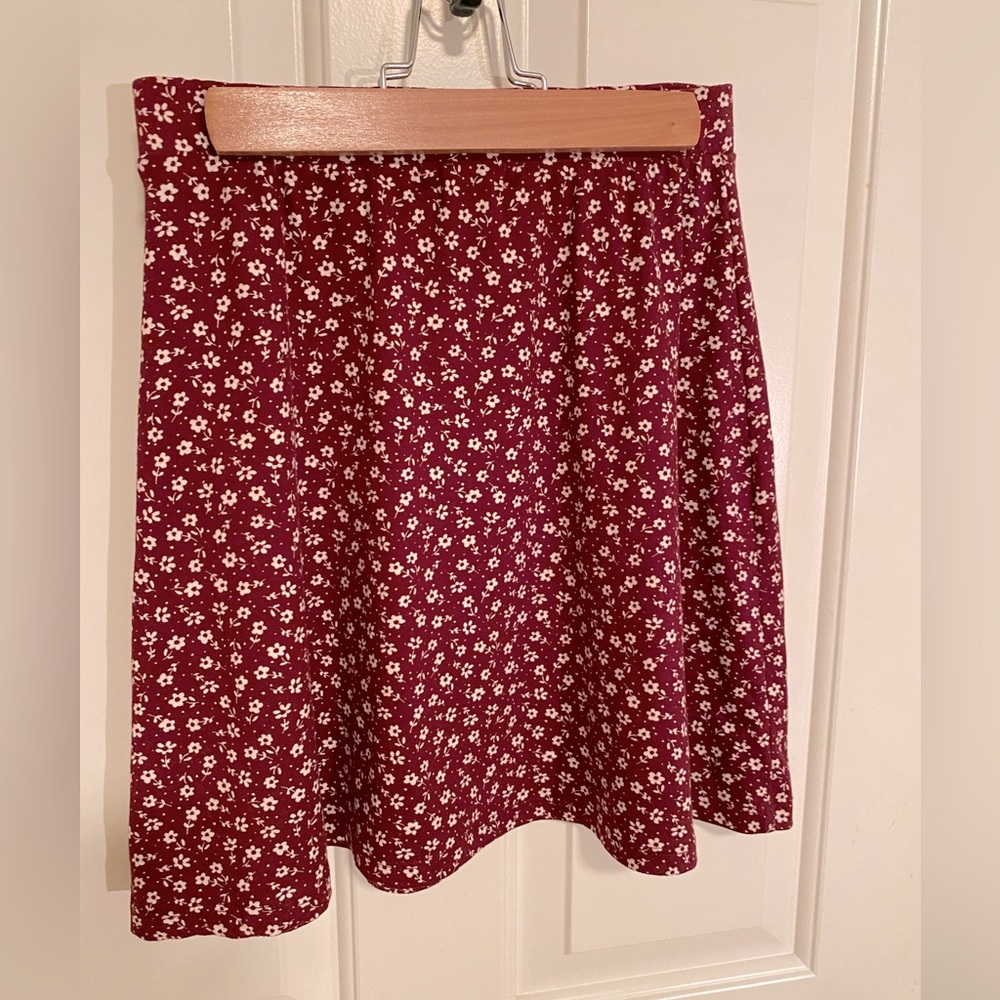 Sky and Sparrow skater skirt. Teen size S. Burgundy floral.